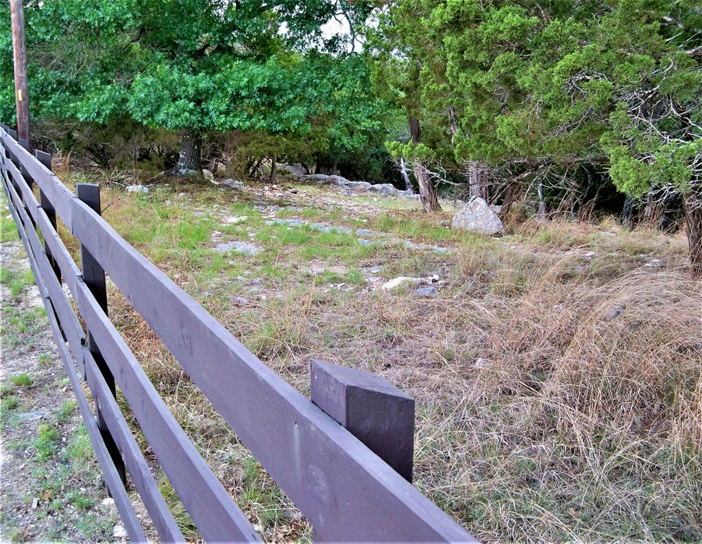 810 Spanish Oak Dr # 12 Property Photo 2