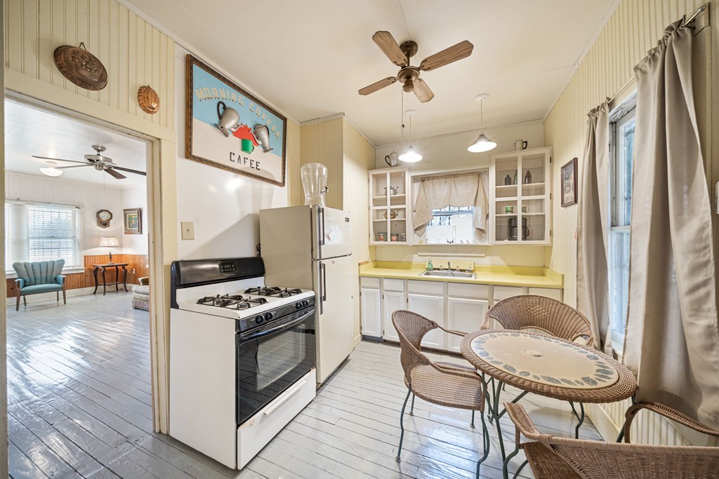 292 Beach Shore Property Photo 10