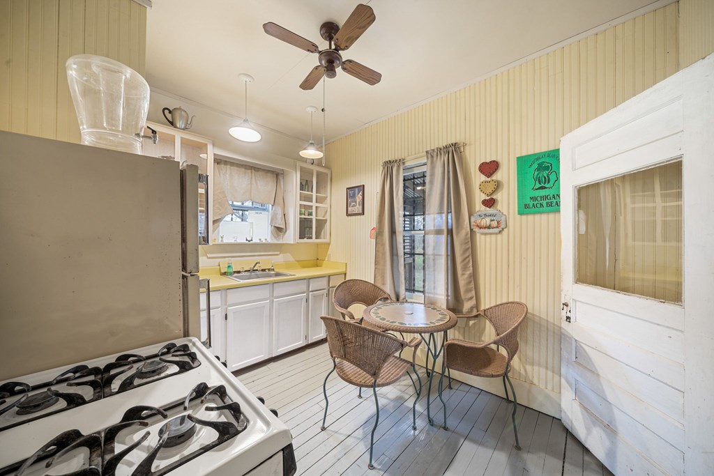 292 Beach Shore Property Photo 11