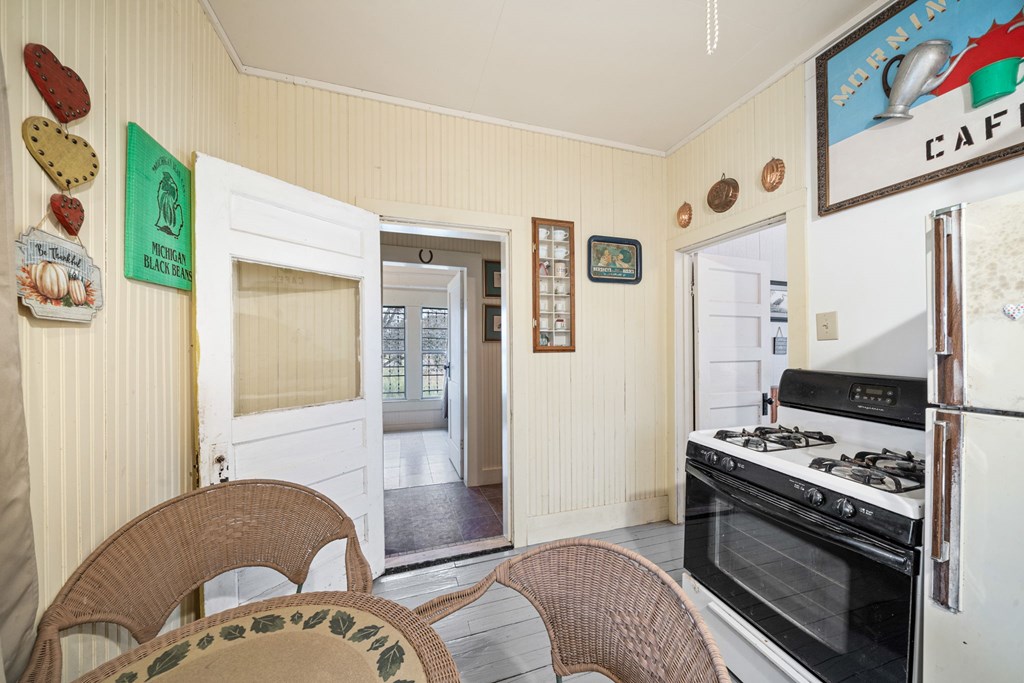 292 Beach Shore Property Photo 13