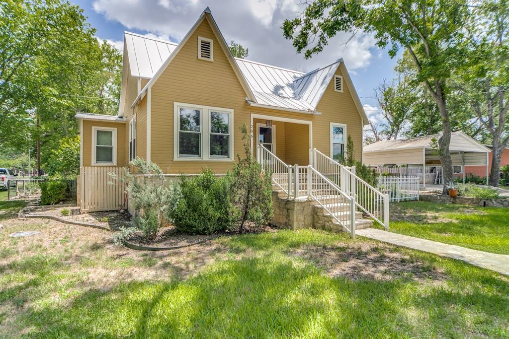 206 Broadway Property Photo