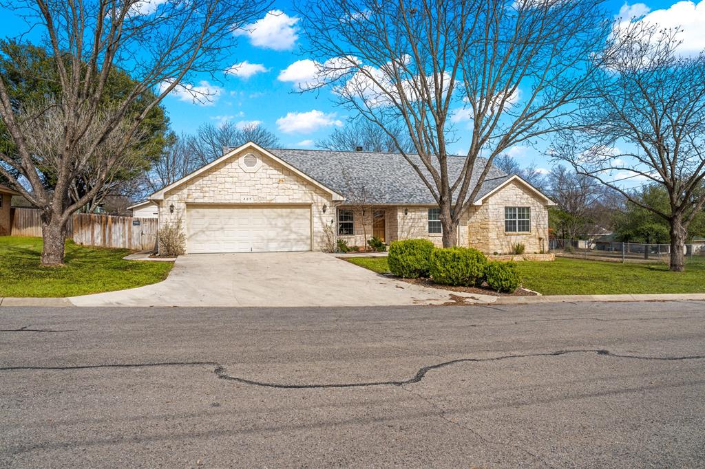 205 Red Oak Lane Property Photo
