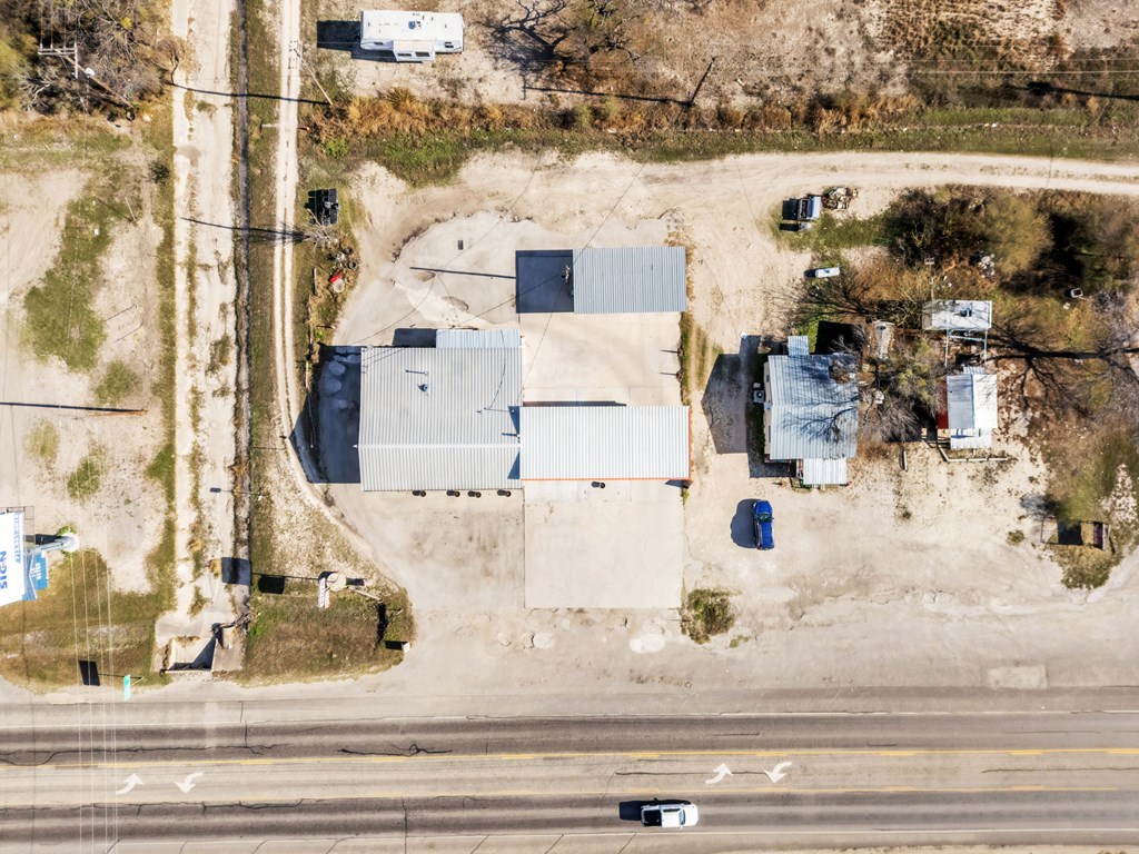 3042-304 E Hwy 90 Property Photo 32
