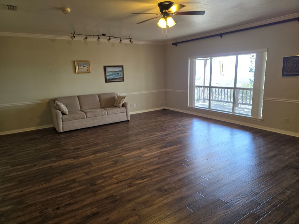 1012 N Edinburgh Property Photo 9