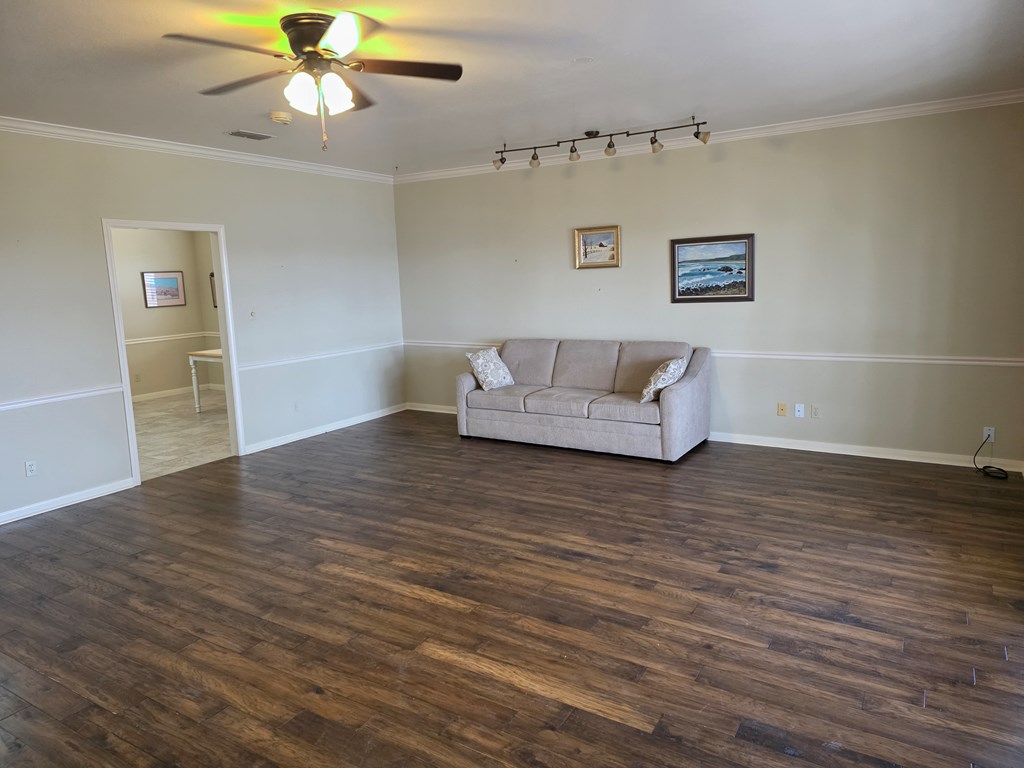 1012 N Edinburgh Property Photo 10