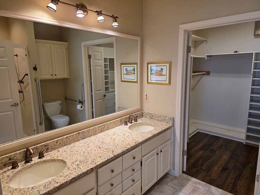1012 N Edinburgh Property Photo 16
