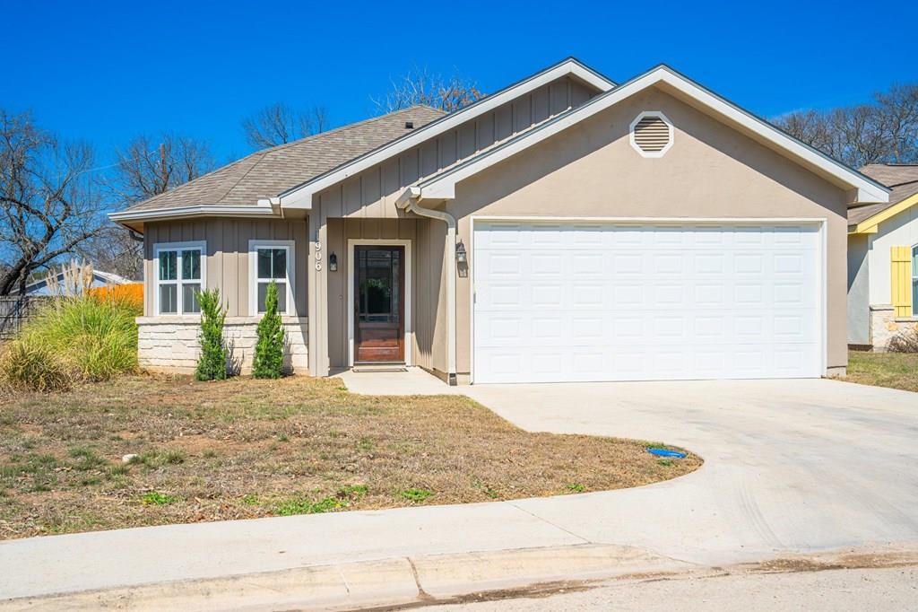 1906 Weston Loop Property Photo