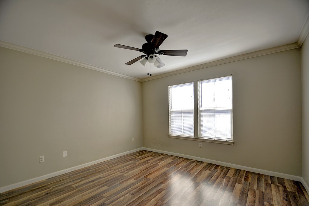 2910 Memorial Blvd Property Photo 9