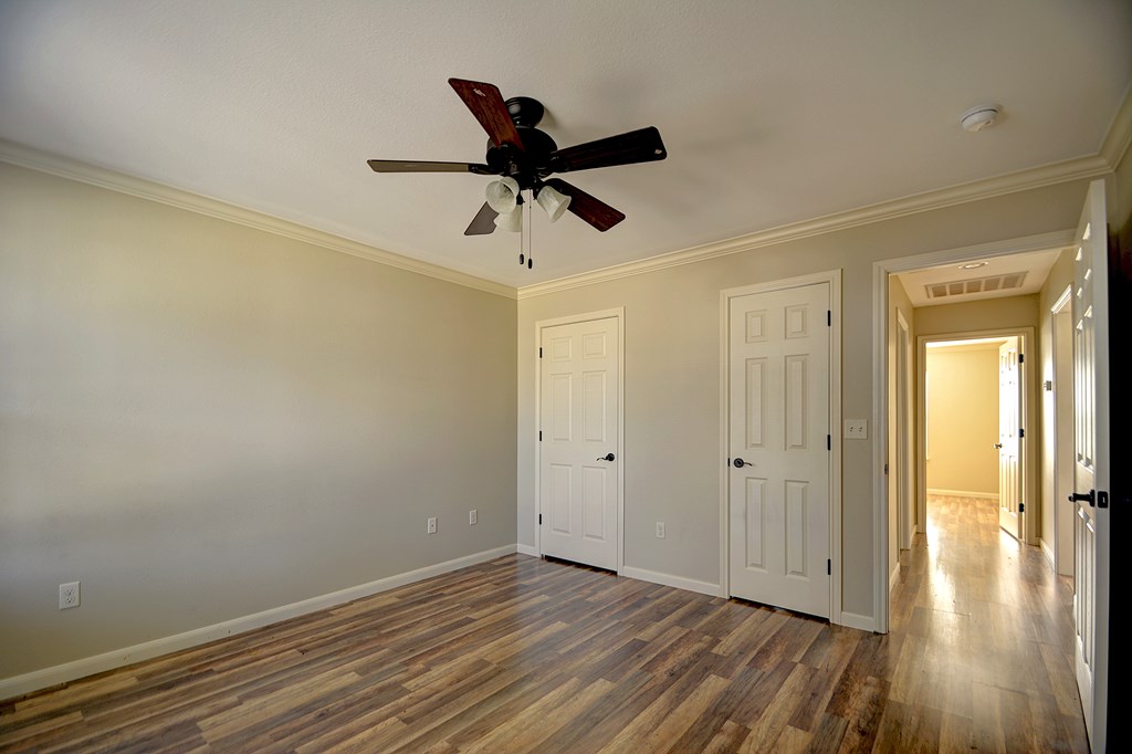 2910 Memorial Blvd Property Photo 17