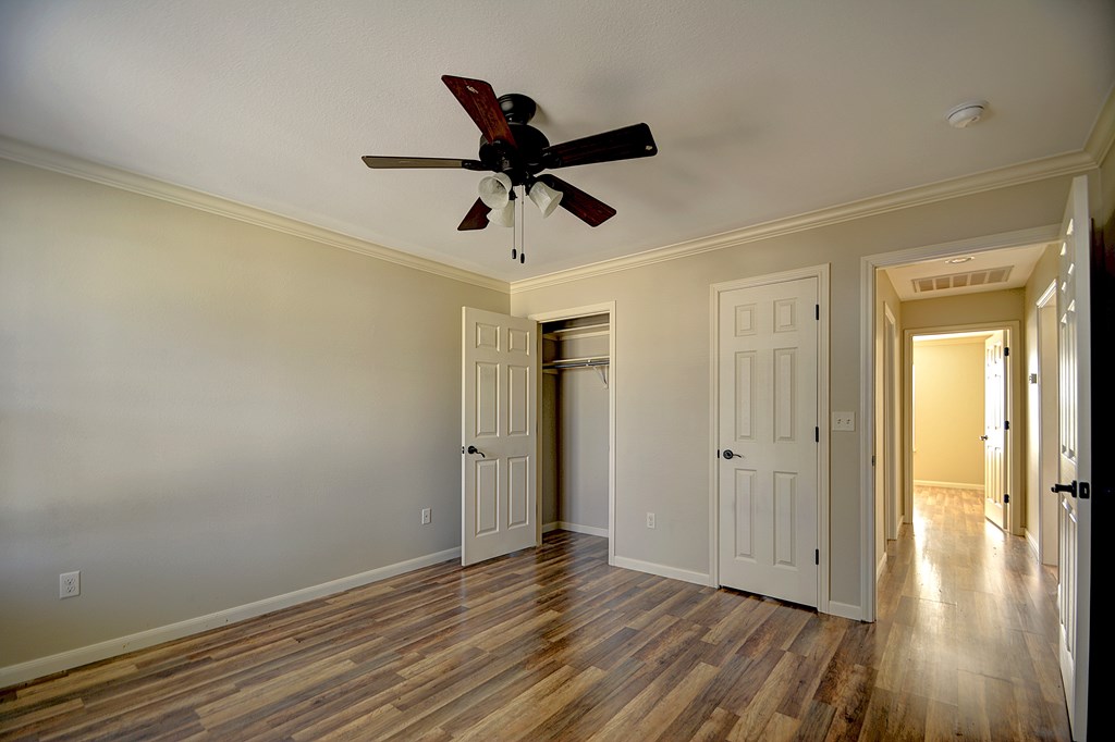 2910 Memorial Blvd Property Photo 18