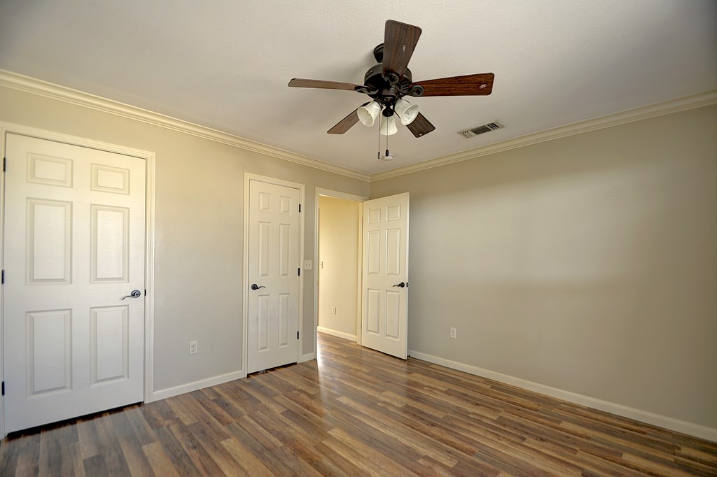 2910 Memorial Blvd Property Photo 19