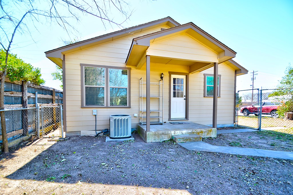 2910 Memorial Blvd Property Photo 20