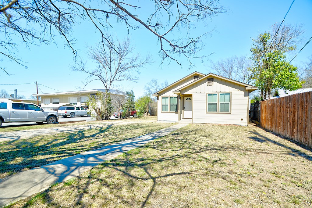 2910 Memorial Blvd Property Photo 23