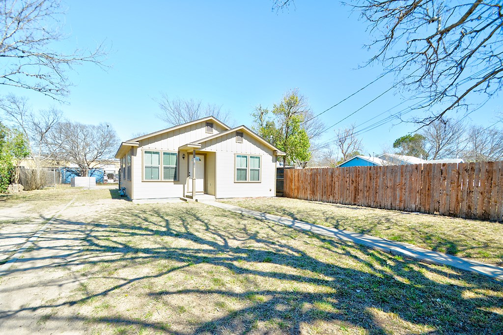 2910 Memorial Blvd Property Photo 24