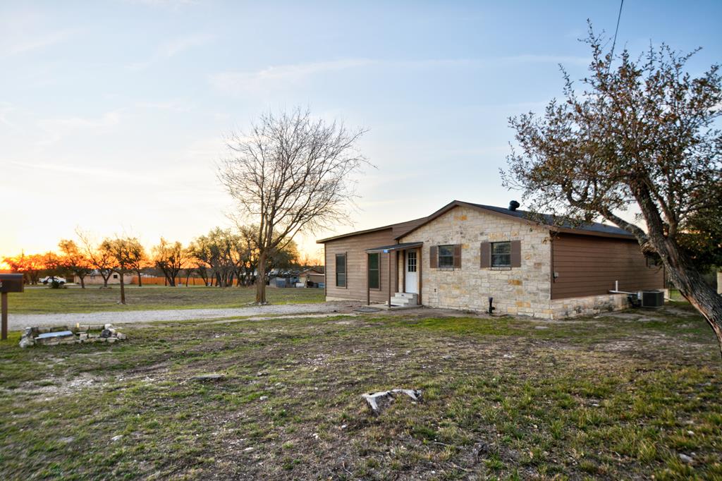 40 Deloris Dr Property Photo