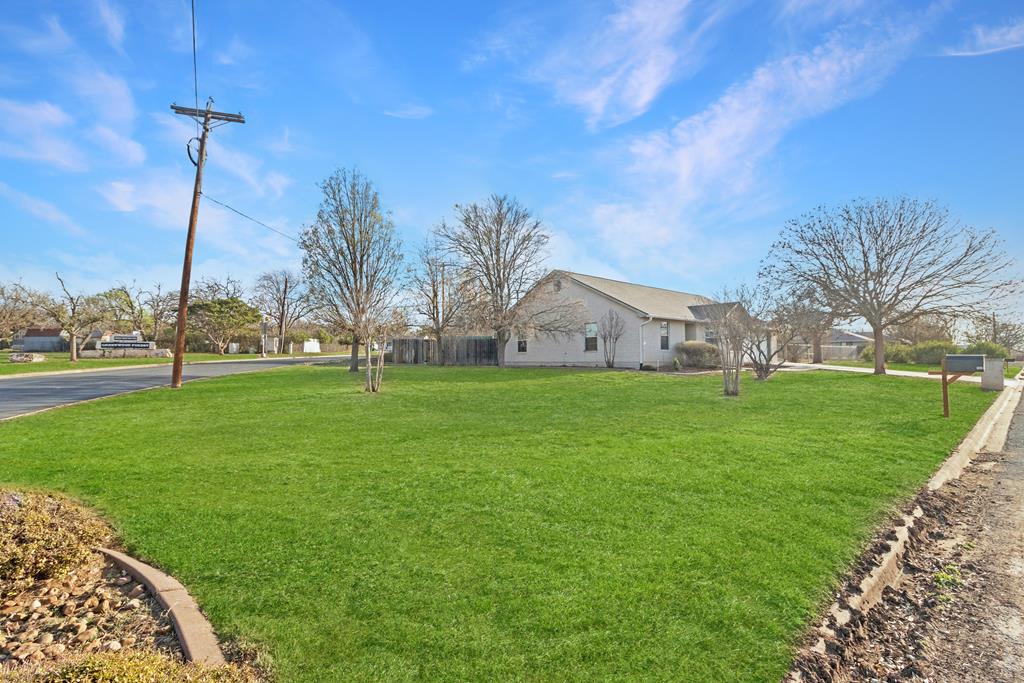 102 Sandlewood Lane Property Photo 2