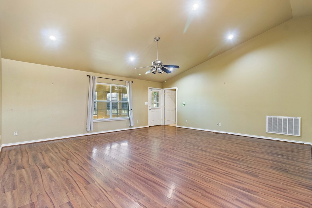 102 Sandlewood Lane Property Photo 7