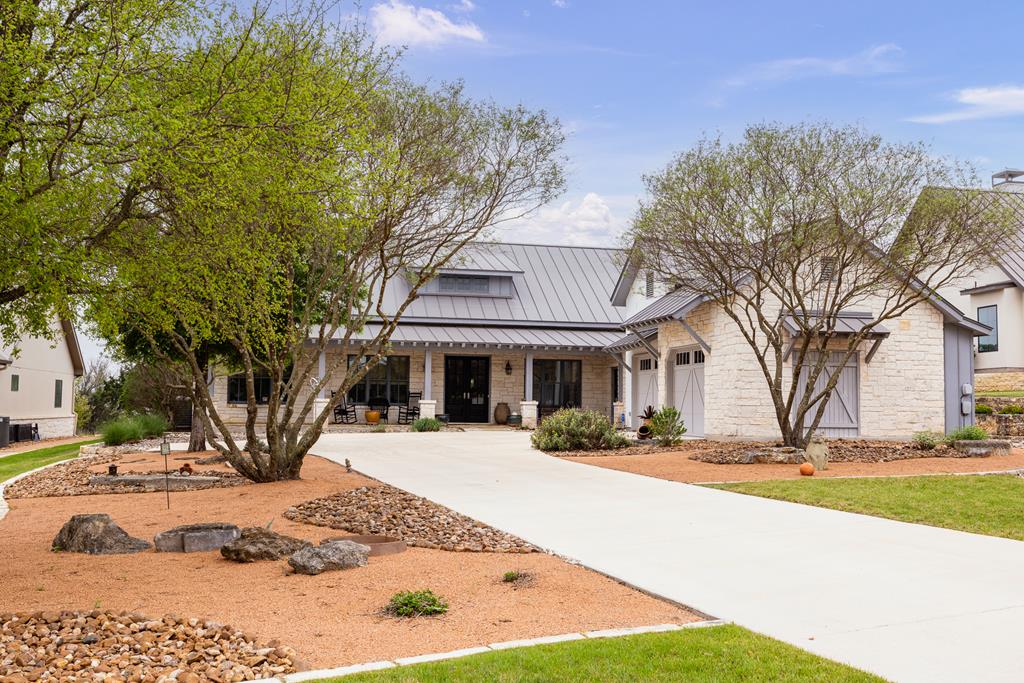 4064 E Comanche Trace Dr Property Photo