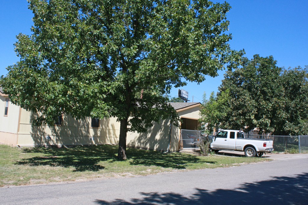 113 S Cedar Dr Property Photo 2
