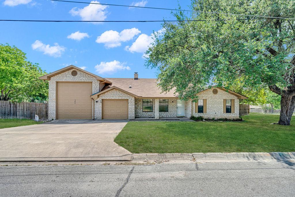 301 Red Oak Lane