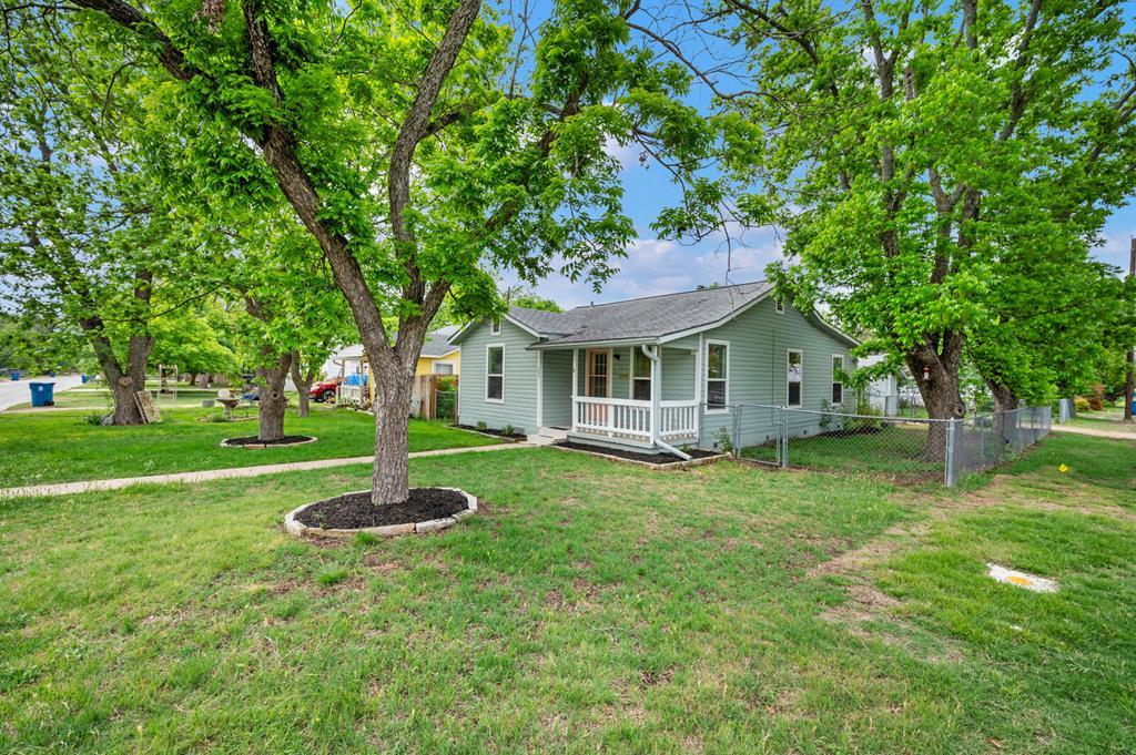 345 W Jefferson St Property Photo