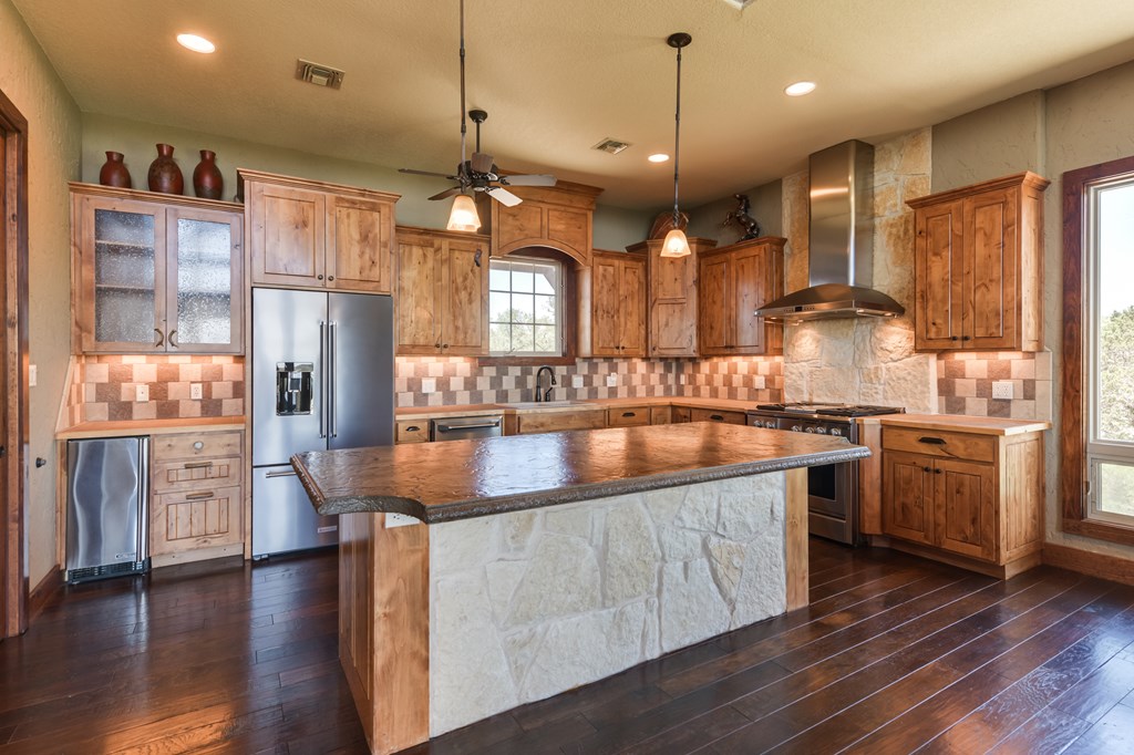 119149 Property Photo 6