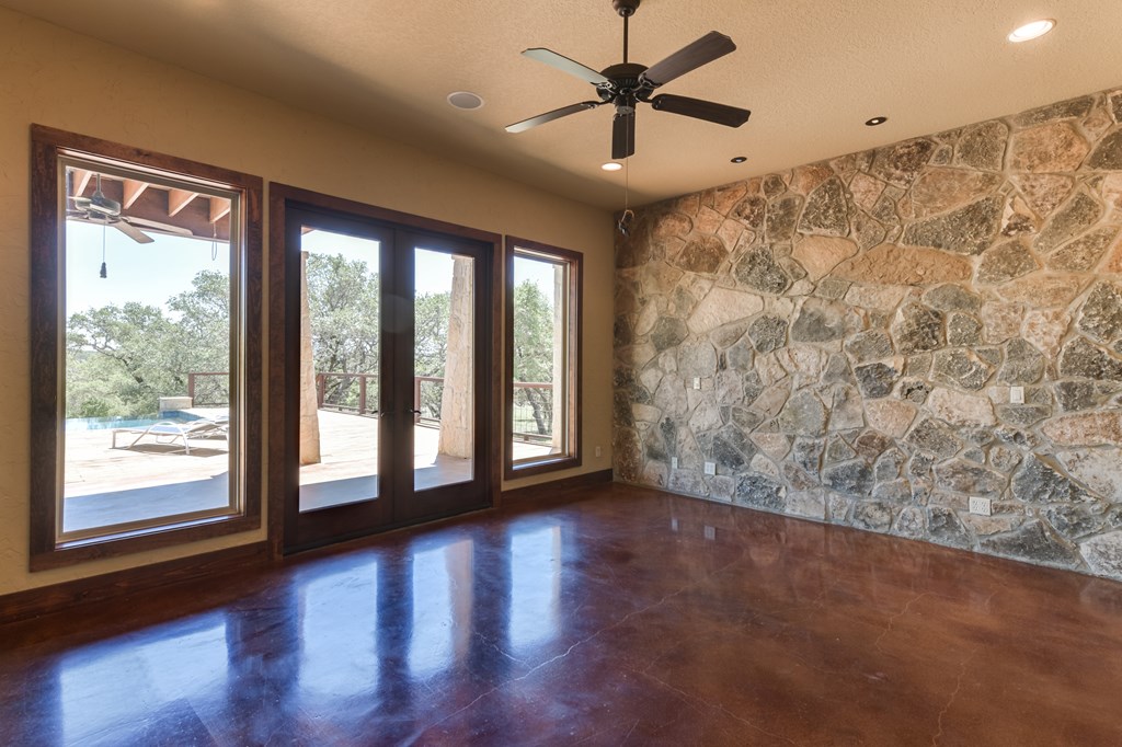 119149 Property Photo 7