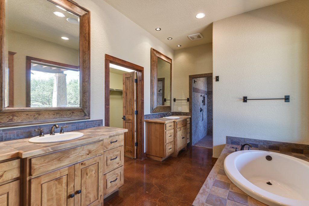119149 Property Photo 8