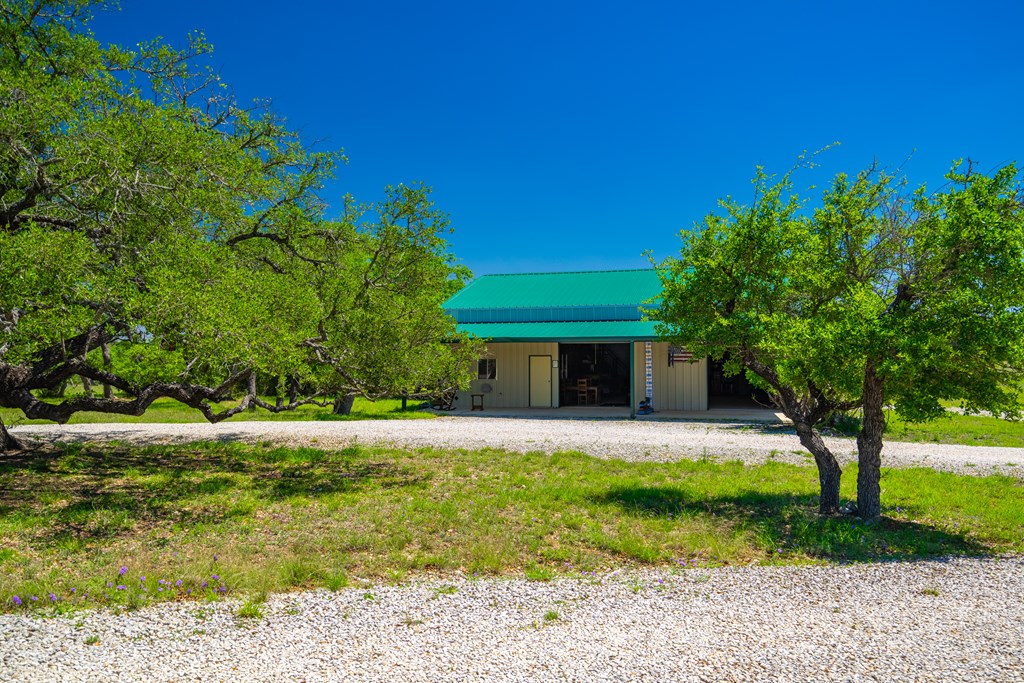 119149 Property Photo 31