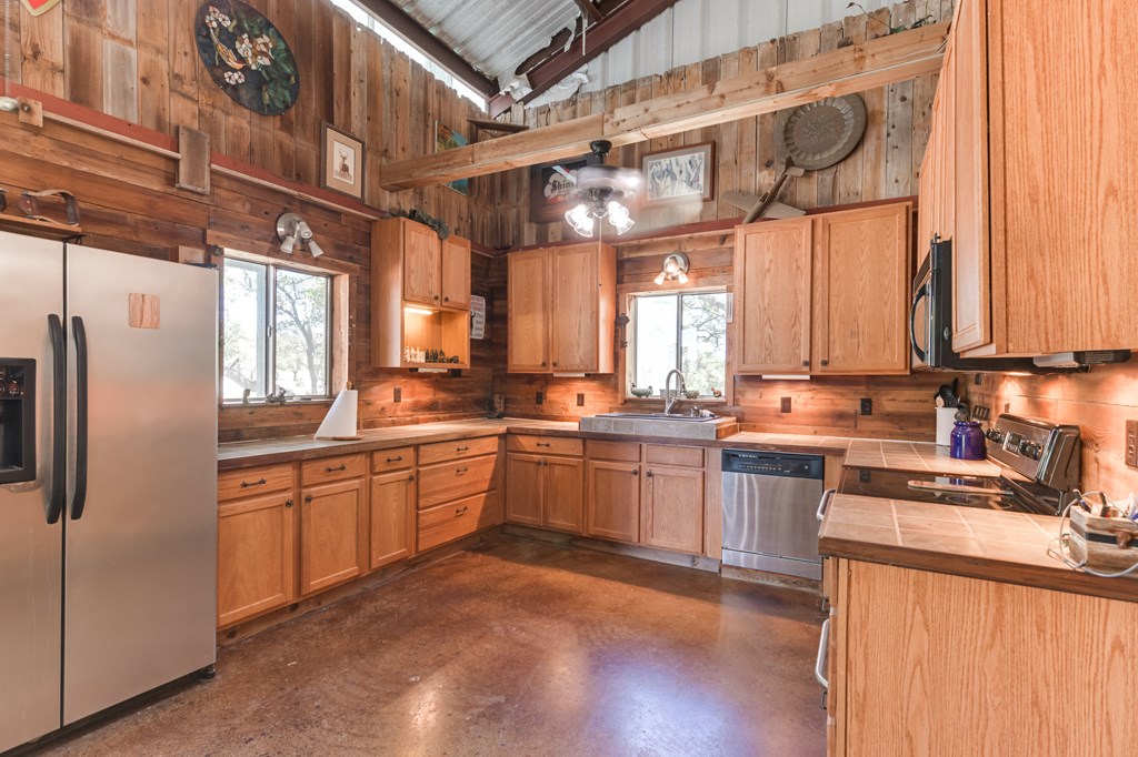 119149 Property Photo 35