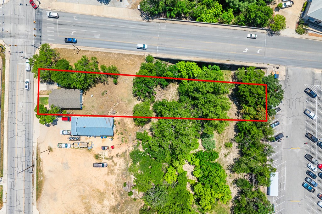 208 Lemos St Property Photo 3