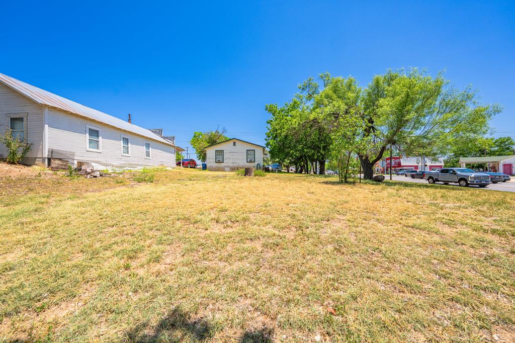 208 Lemos St Property Photo 21