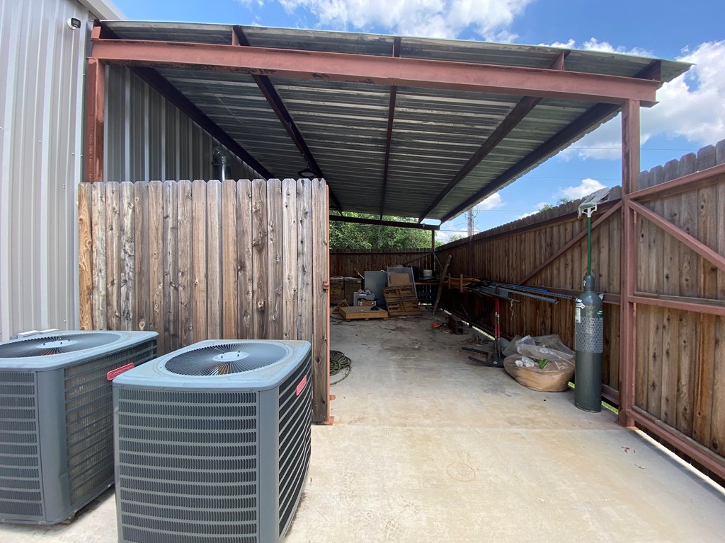 2839 Junction Hwy Property Photo 13