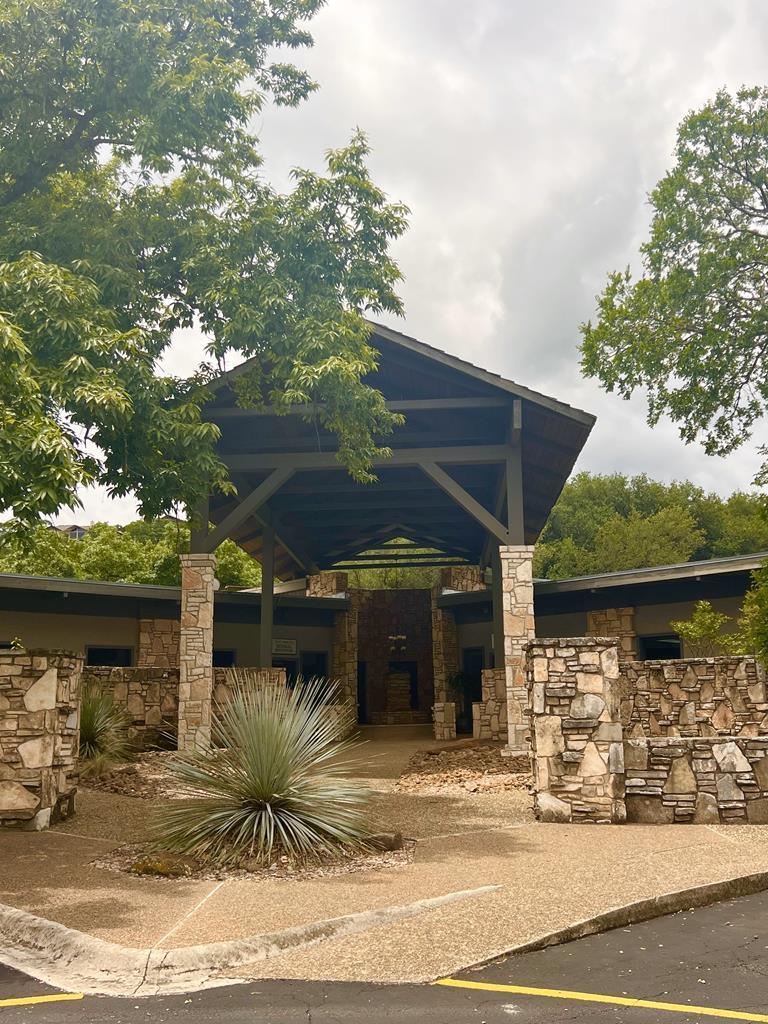 715 Hill Country Dr Property Photo 3