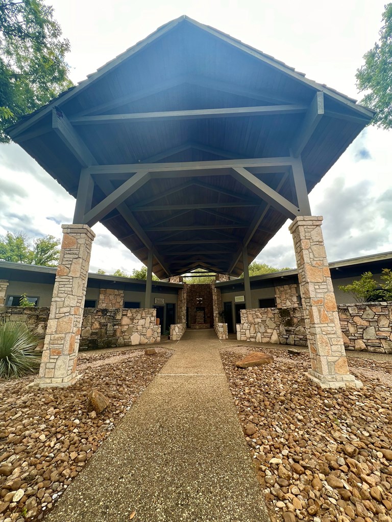 715 Hill Country Dr Property Photo 5