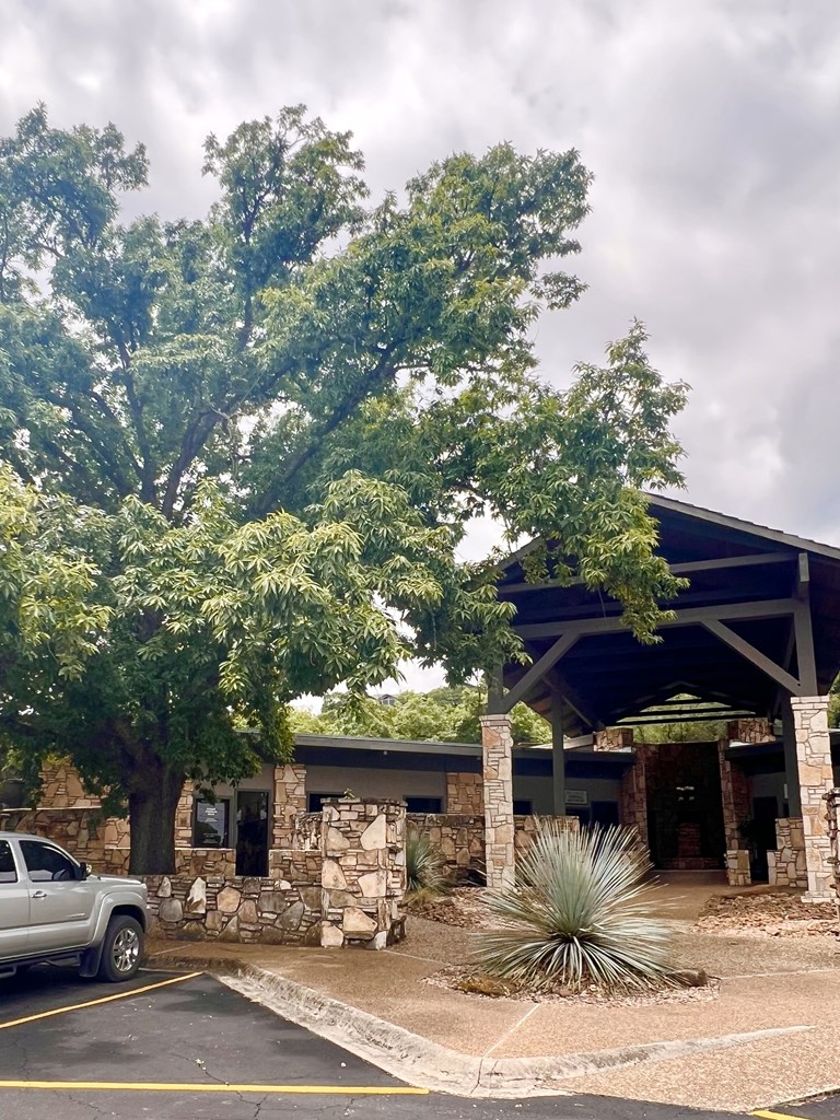715 Hill Country Dr Property Photo 6