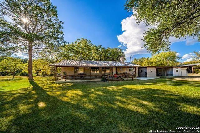 710 Chipman Lane Property Photo 1
