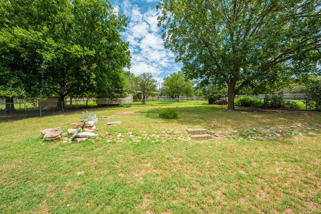 1122 Nancy Beth Dr Property Photo 16
