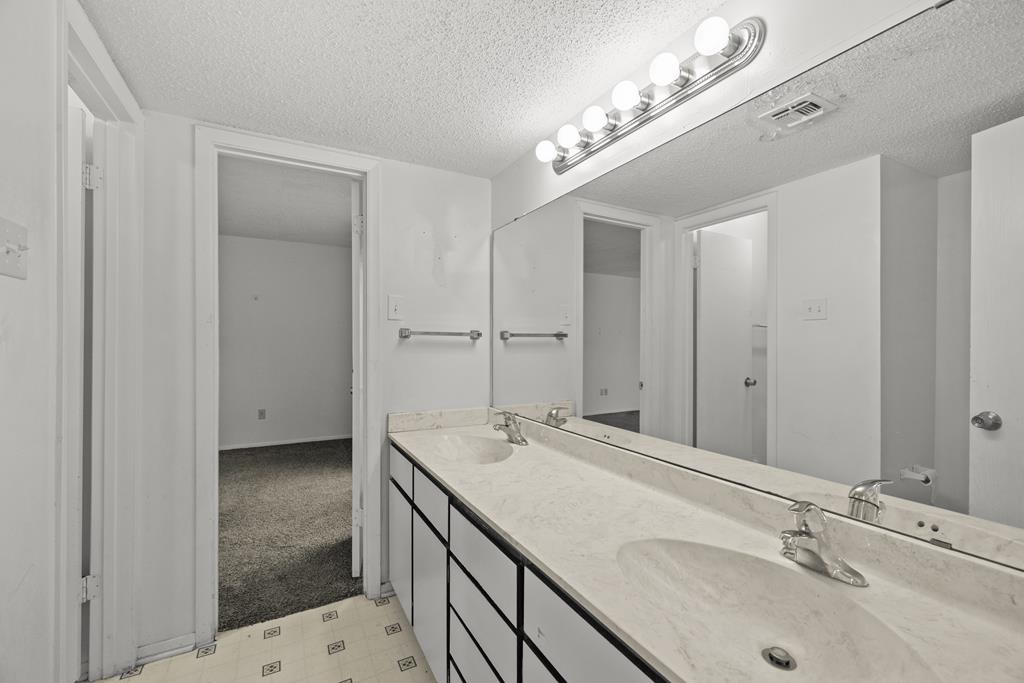 120101 Property Photo 10