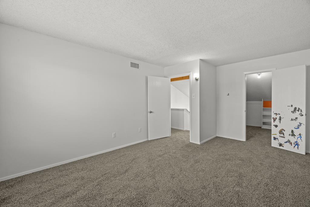 120101 Property Photo 16
