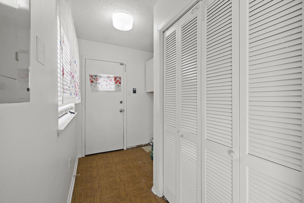 120101 Property Photo 18