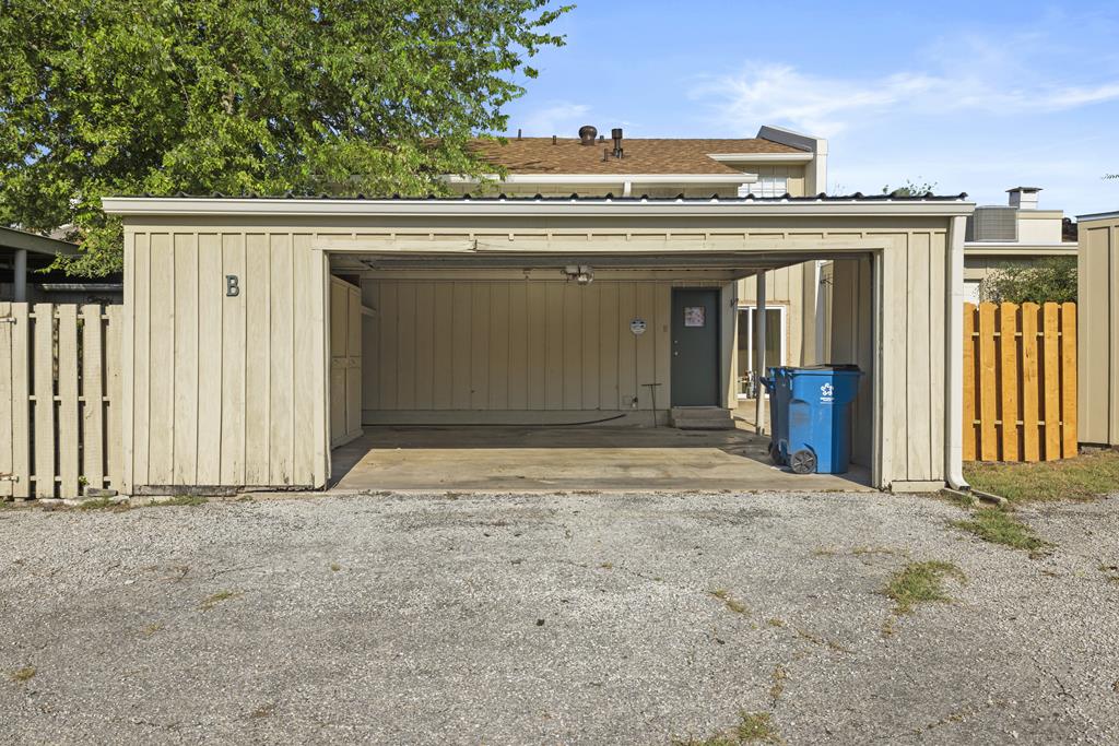 120101 Property Photo 20