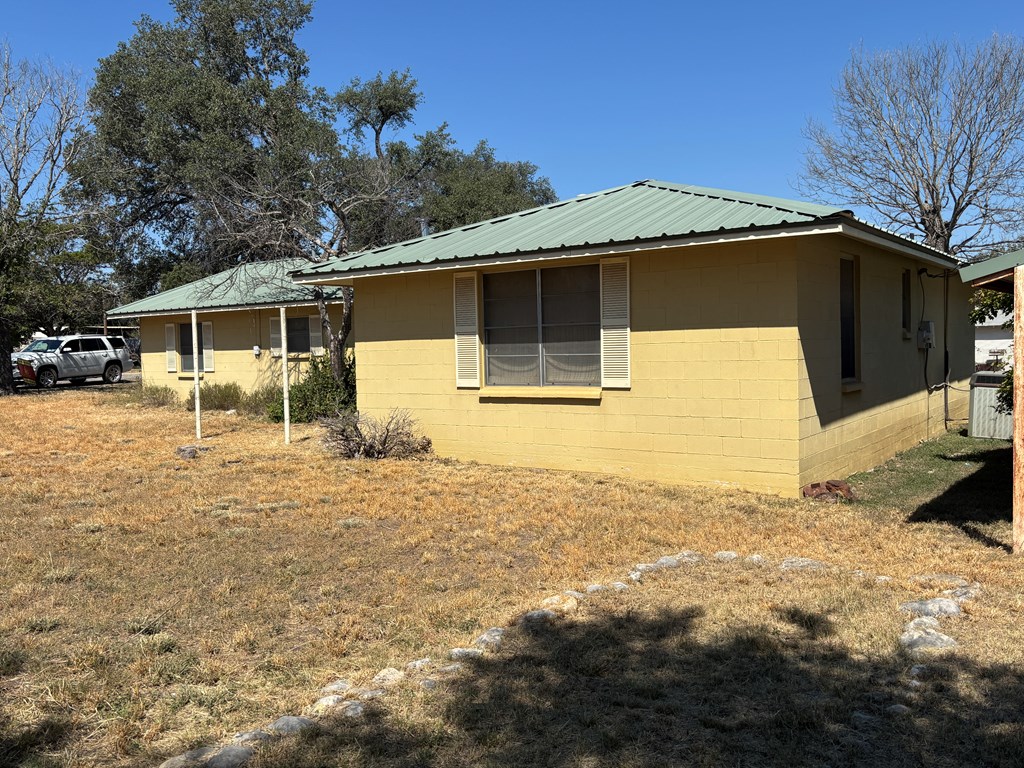 306 S Broadway Property Photo 2