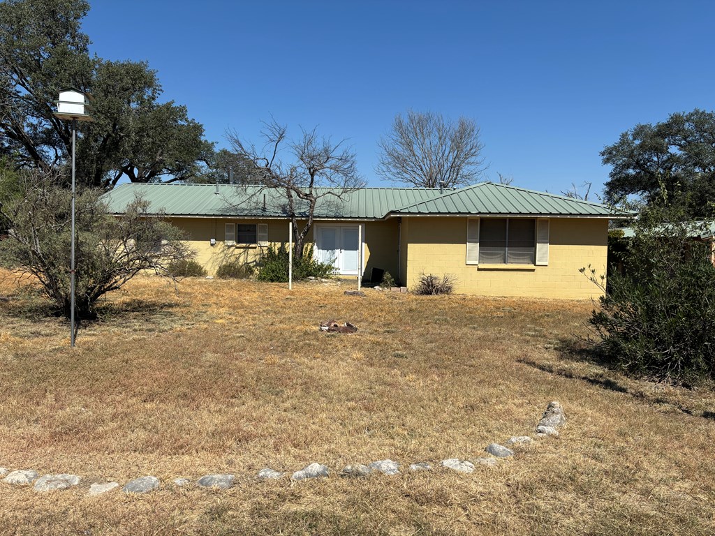 306 S Broadway Property Photo 3