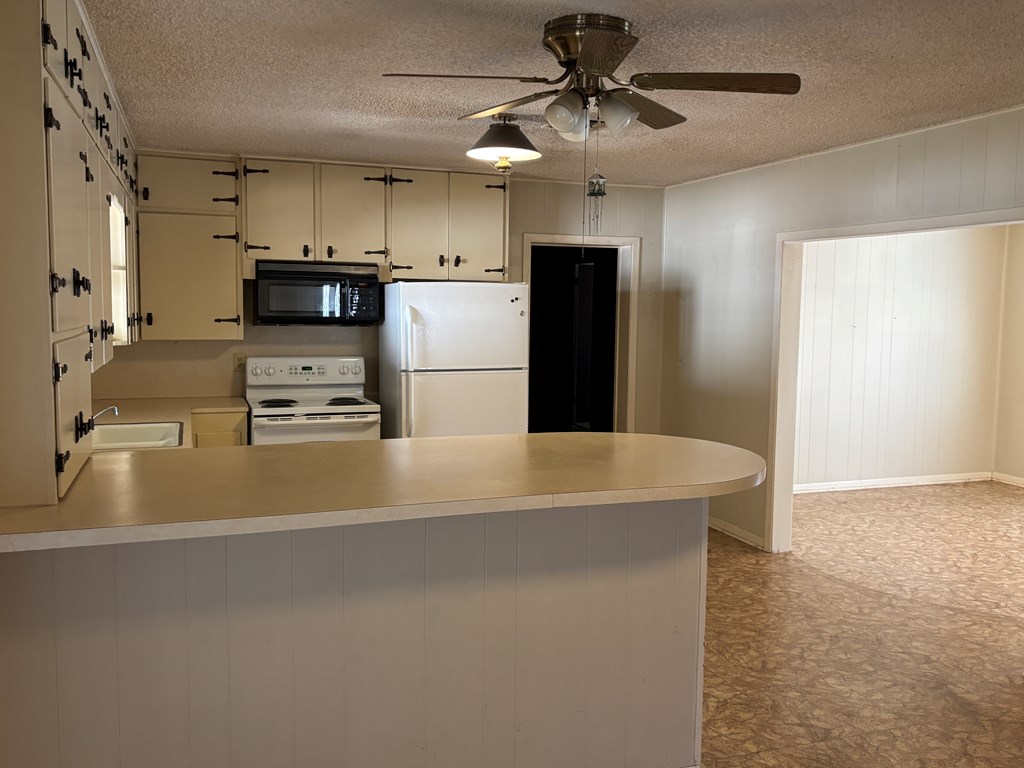 306 S Broadway Property Photo 9