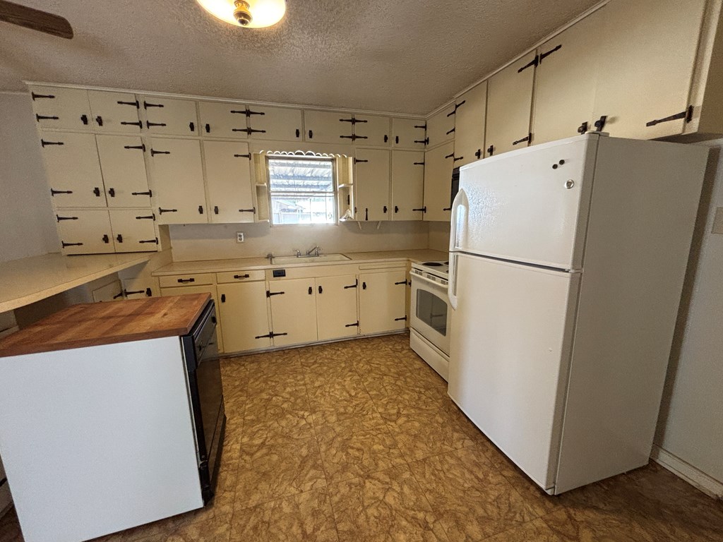 306 S Broadway Property Photo 10