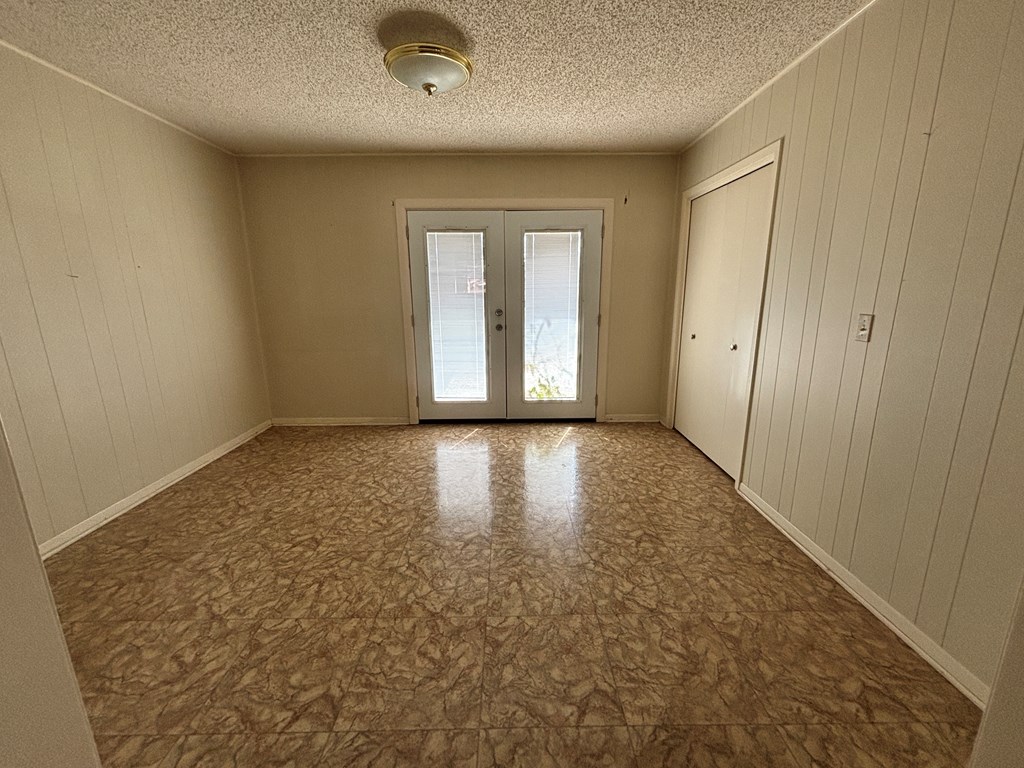 306 S Broadway Property Photo 11