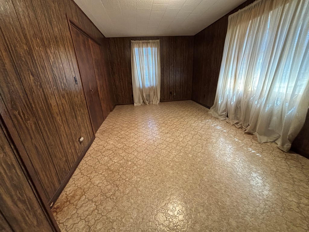306 S Broadway Property Photo 18
