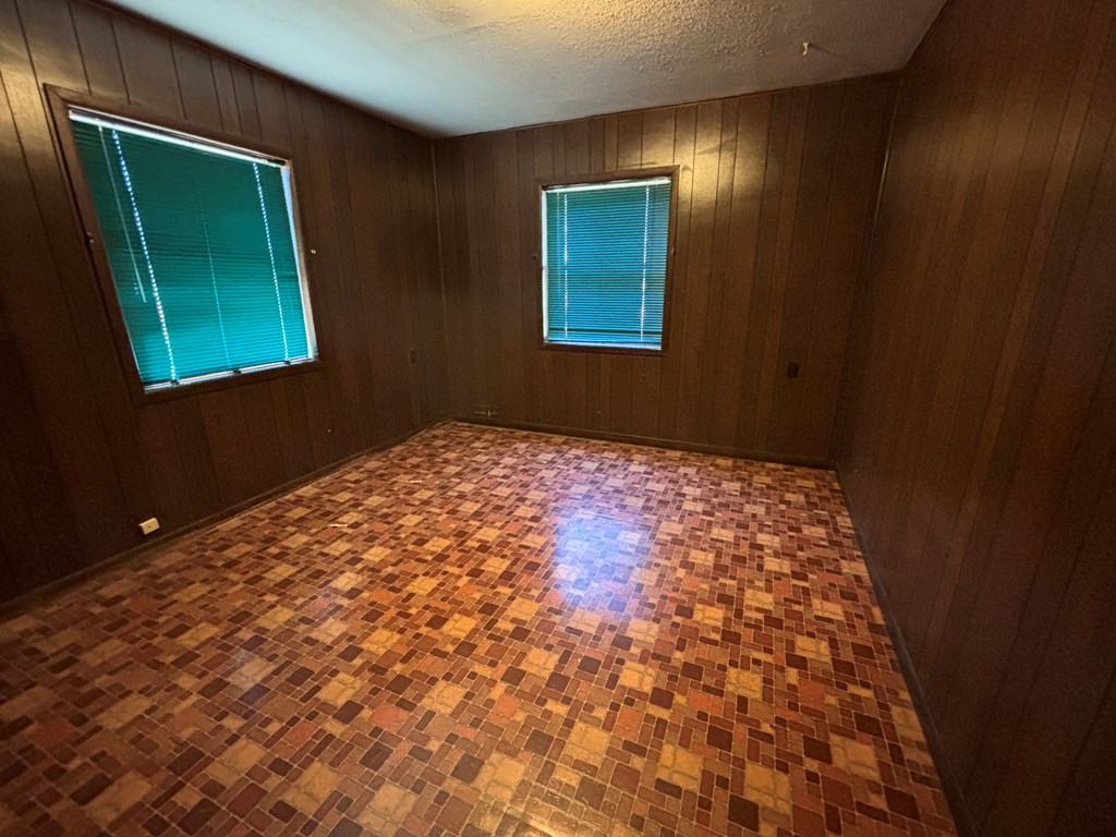 306 S Broadway Property Photo 19