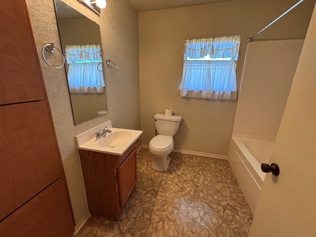 306 S Broadway Property Photo 21
